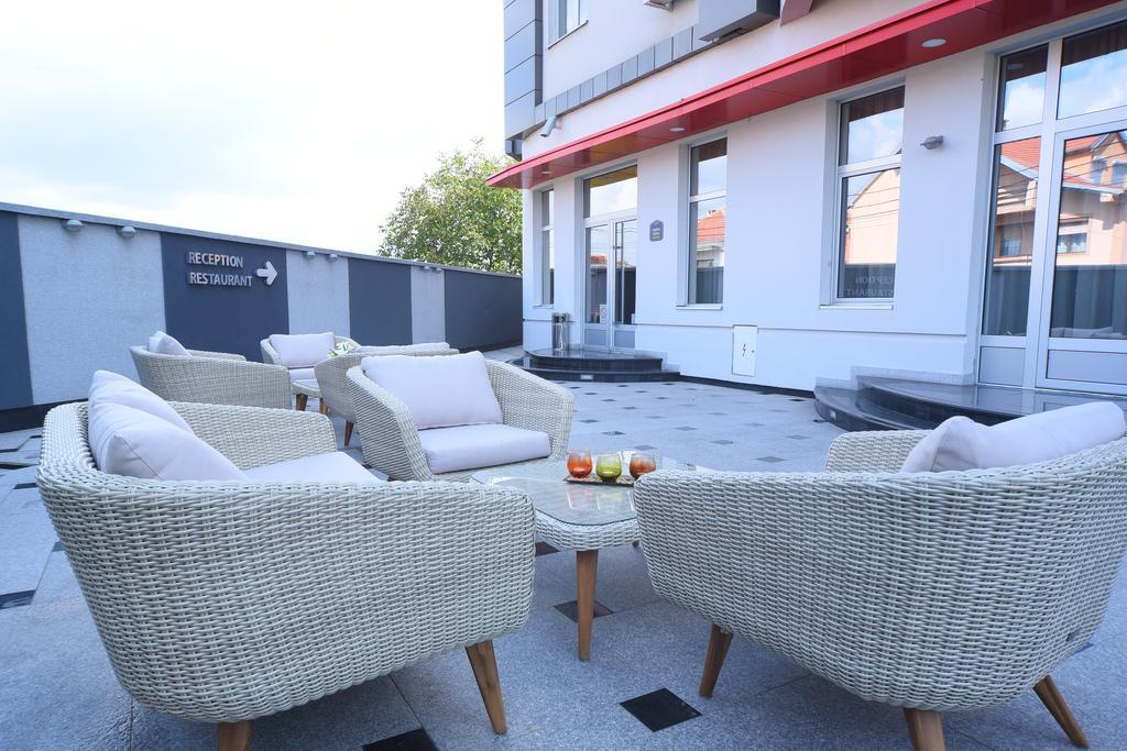 Garni Uni Elita Lux Hotel Ni Exteriör bild