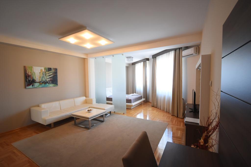 Garni Uni Elita Lux Hotel Ni Exteriör bild