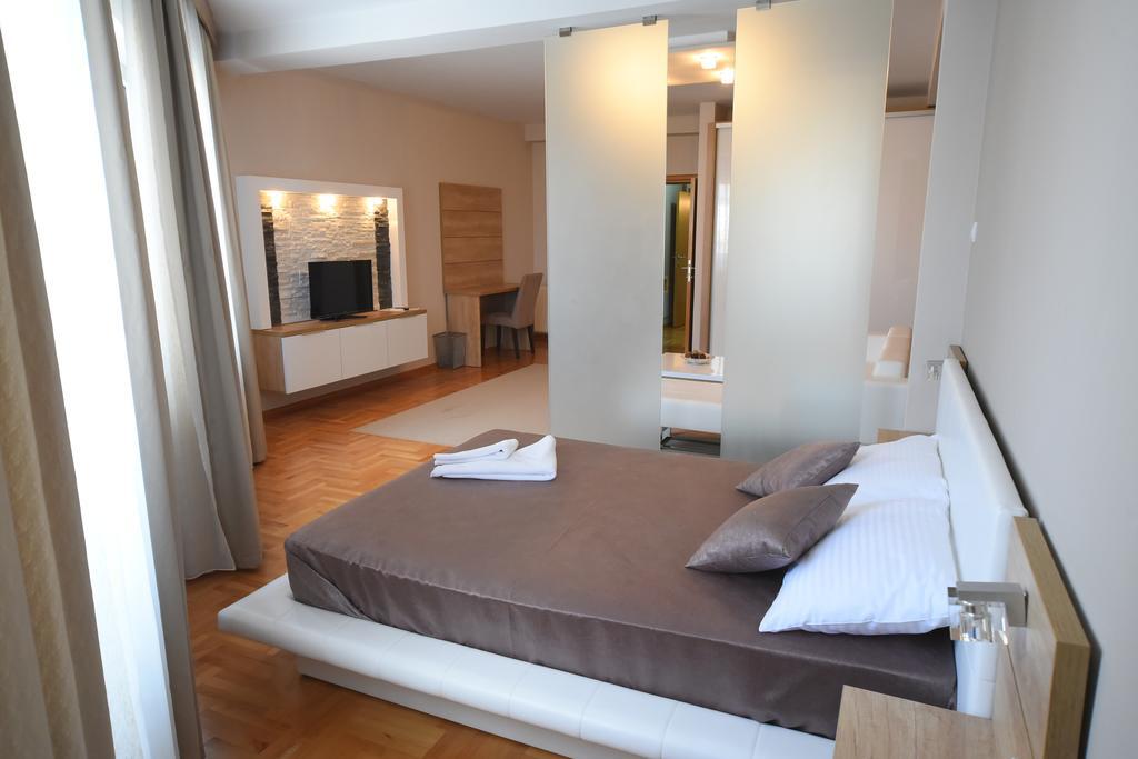Garni Uni Elita Lux Hotel Ni Exteriör bild