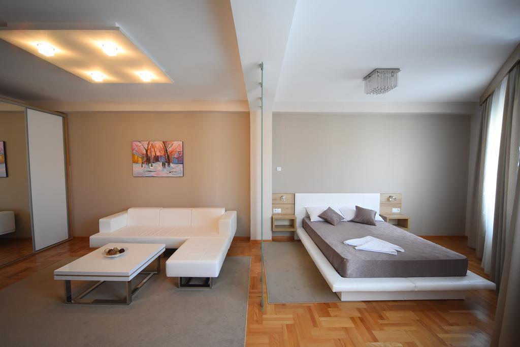 Garni Uni Elita Lux Hotel Ni Exteriör bild