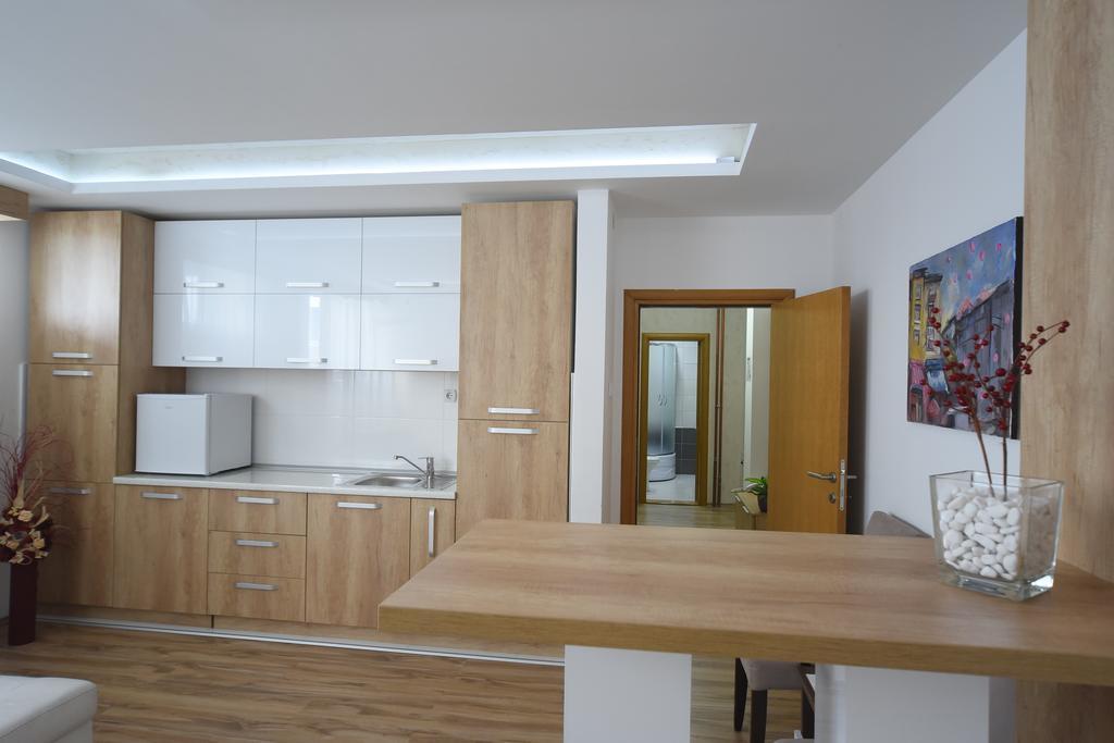 Garni Uni Elita Lux Hotel Ni Exteriör bild