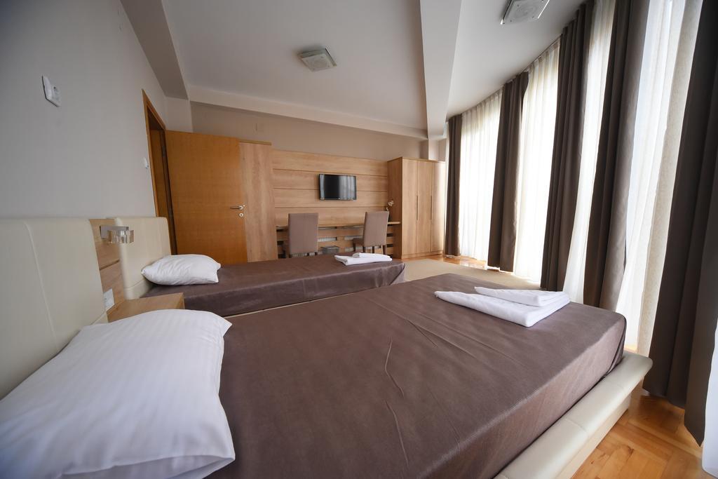 Garni Uni Elita Lux Hotel Ni Exteriör bild